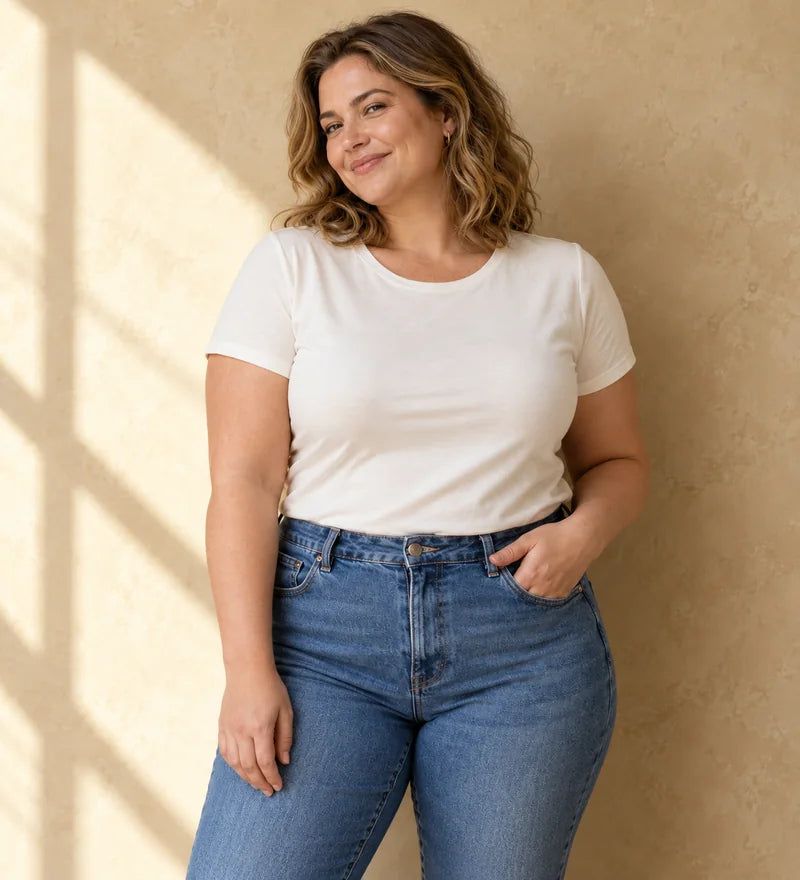 Two adult women in the Curvila concept campaign
