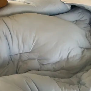 Edredón azul cielo compartido por A**e en TikTok Shop